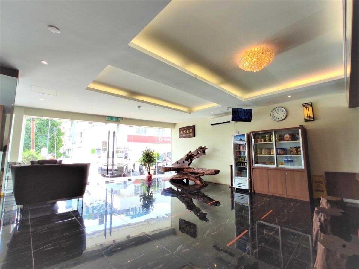 Apple Suites Hotel Sitiawan Exterior photo