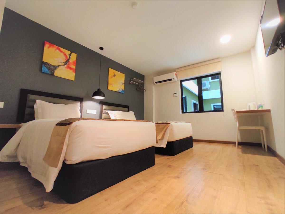 Apple Suites Hotel Sitiawan Exterior photo