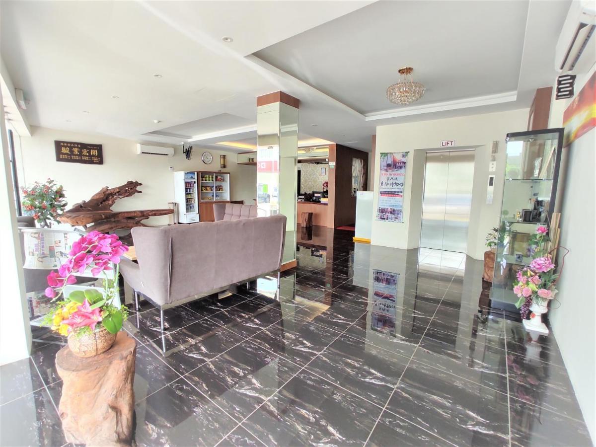 Apple Suites Hotel Sitiawan Exterior photo