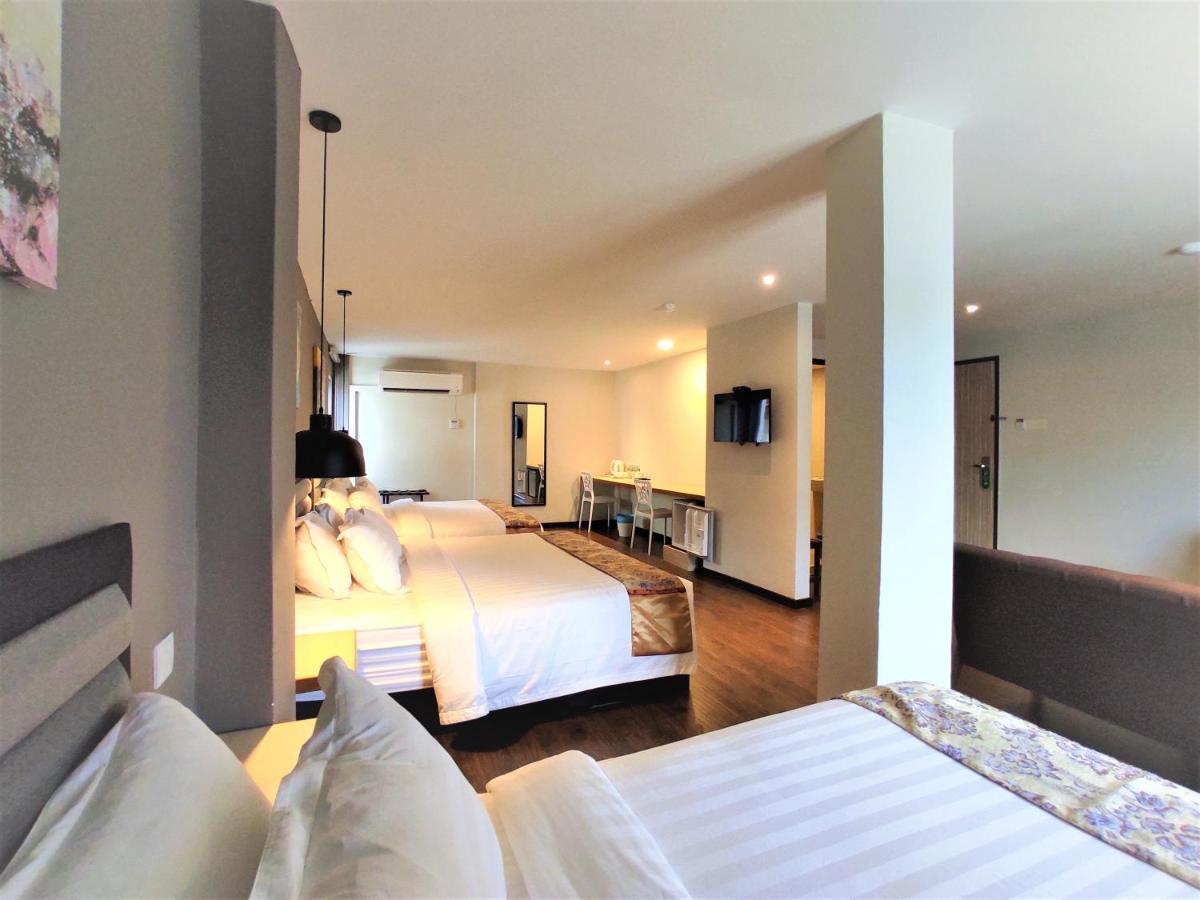 Apple Suites Hotel Sitiawan Exterior photo