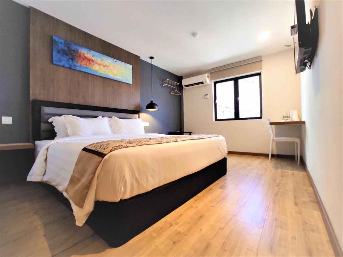 Apple Suites Hotel Sitiawan Exterior photo