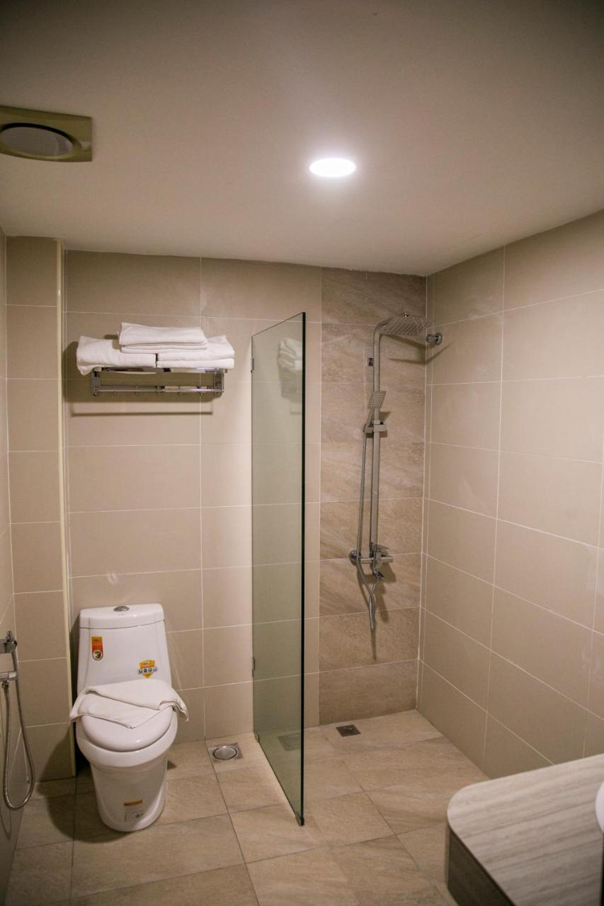Apple Suites Hotel Sitiawan Exterior photo